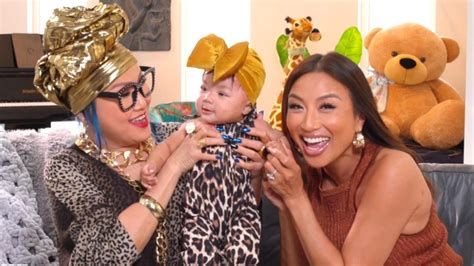 Jeannie Mai’s Video of Her Daughter Shows Her。